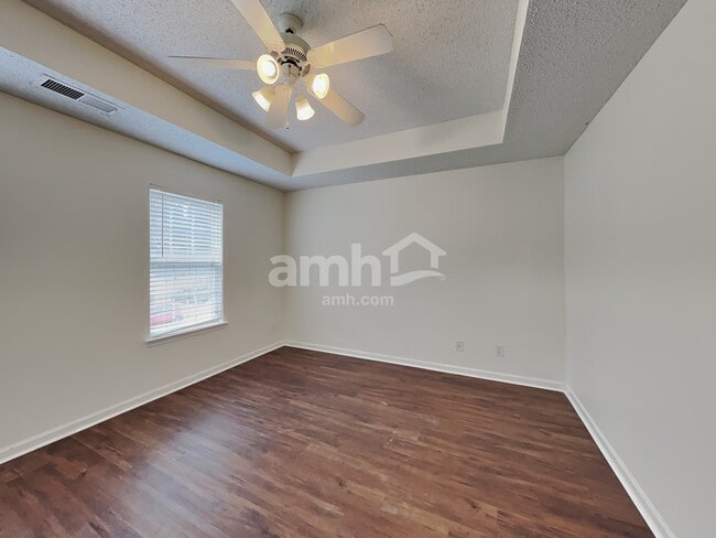 Building Photo - 125 Everett Park Dr