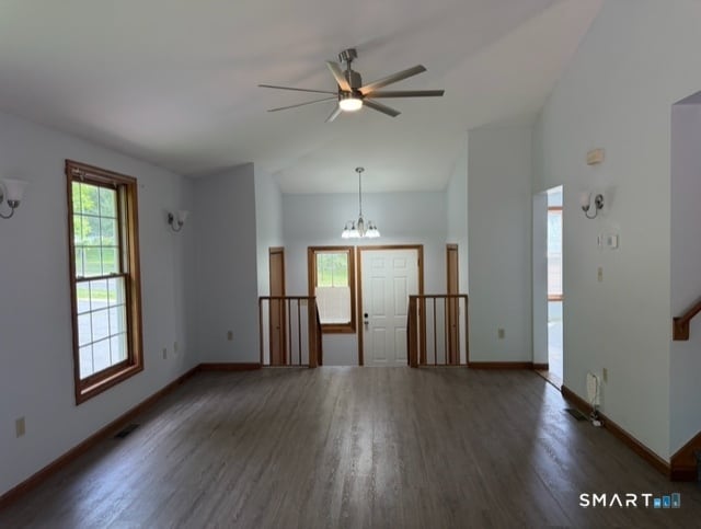 Building Photo - 1539 Farmington Ave