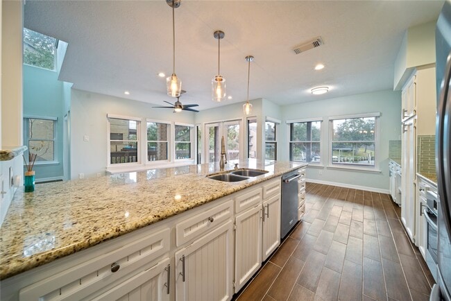 Building Photo - 2662 Sailboat Dr