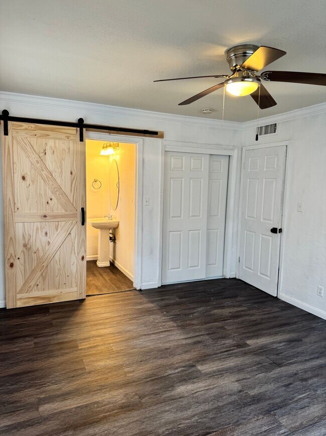 Building Photo - 1836 W Michigan Ave