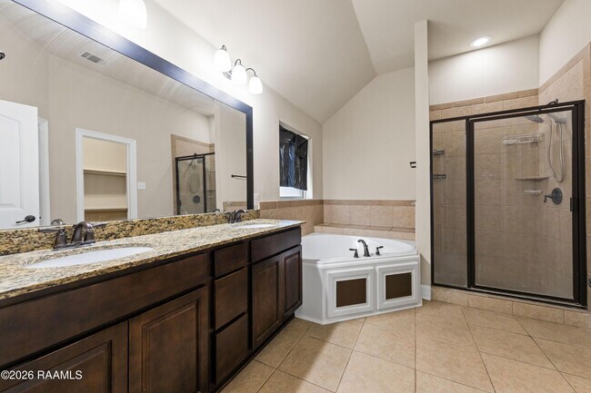 Building Photo - 101 Ace Ln