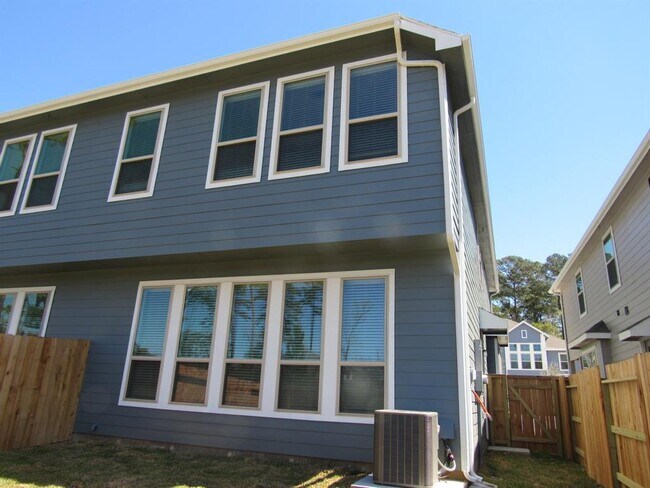 Building Photo - 562 Dry Fork Ln