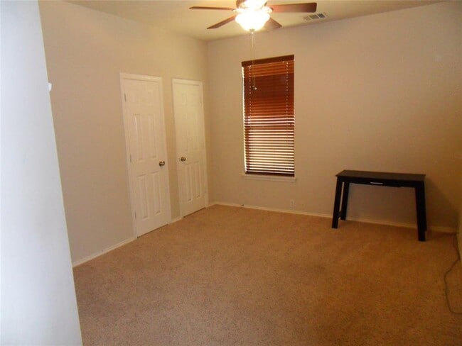 Building Photo - 524 Carismatic Ln