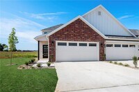 Building Photo - 2811 SW Hampshire Ave