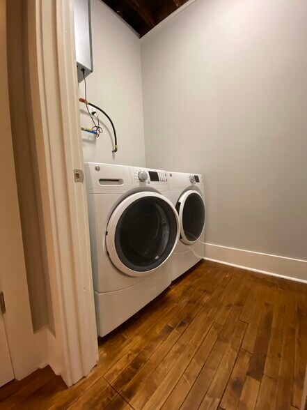 Laundry Room - 1200 Commerce St