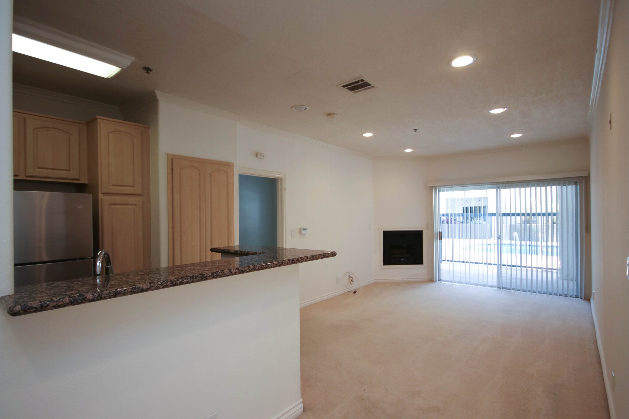 Building Photo - 300 N El Molino Ave