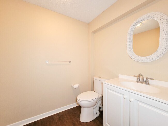 Building Photo - Extremely well maintained home. The second...