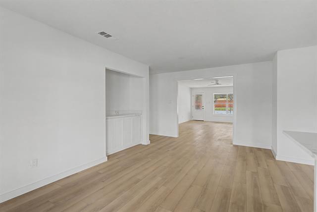 Building Photo - 1411 W Gandy St