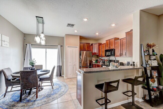 Building Photo - 12910 Utopia Gdns Wy