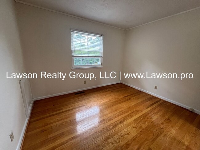 Building Photo - Nice, Three Bedroom Brick Ranch in City of...