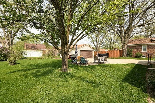 Building Photo - 18450 Homewood Ave