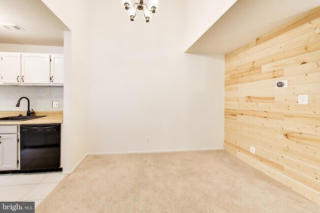 Building Photo - 13117 Wonderland Way