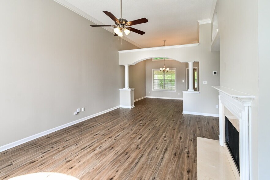 Building Photo - 8084 Conridge Dr