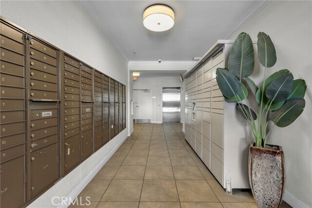 Building Photo - 360 W Ave 26