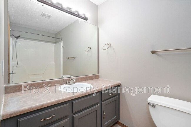 Building Photo - 4223 W Madison St