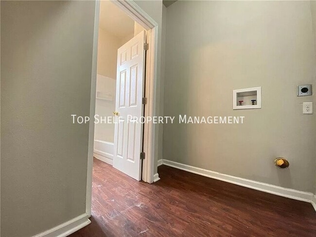 Building Photo - 1122 23rd St