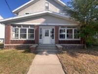 Building Photo - 845 Capen St NE