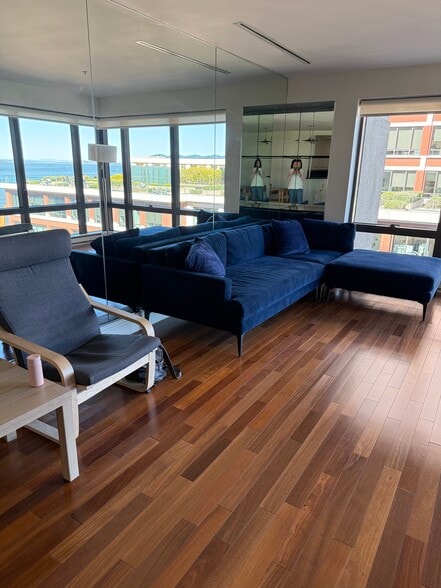 Building Photo - 75 Folsom St