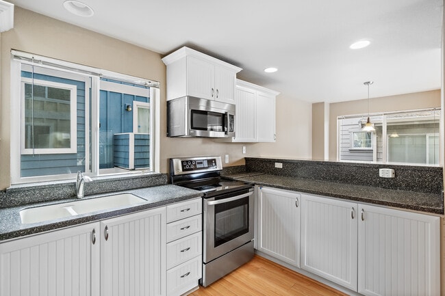 Building Photo - 8619 Delridge Way