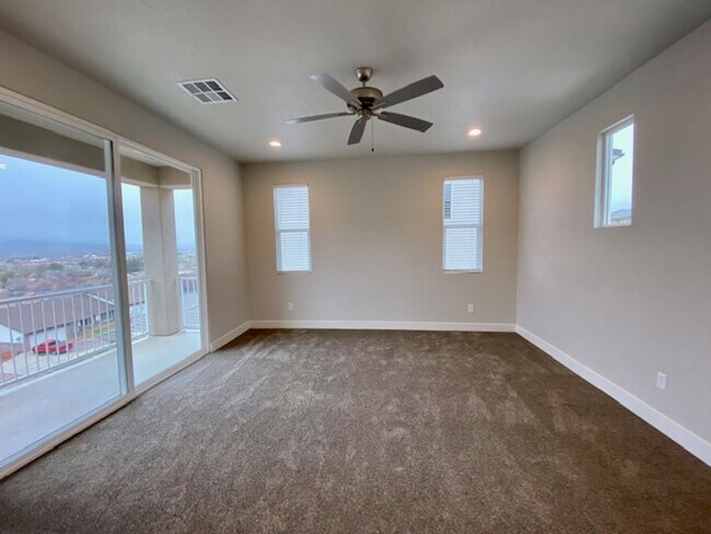 Building Photo - 438 N Stone Mountain Dr