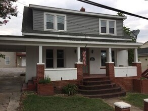 Building Photo - 104 Madison St