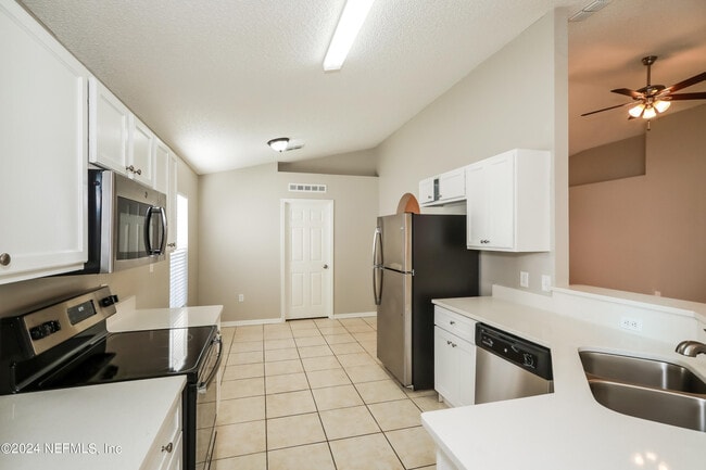 Building Photo - 9135 Shindler Crossing Dr