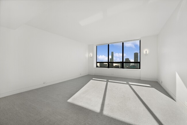 Building Photo - 180 E Pearson St