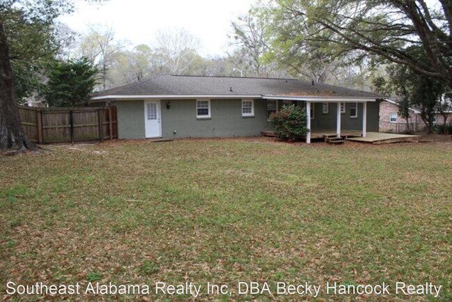 Building Photo - 3 br, 2 bath House - 201 Colonial Dr