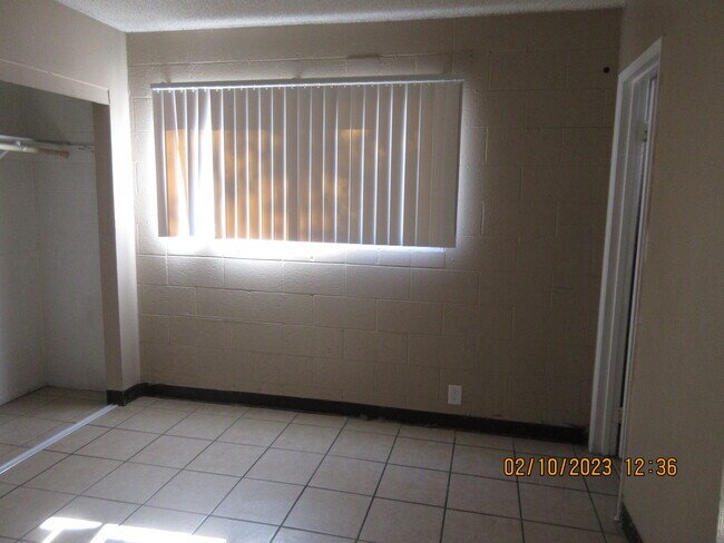 Building Photo - 2929 Elm Ave