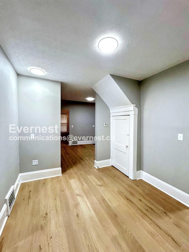 Building Photo - 18709 Arrowhead Ave