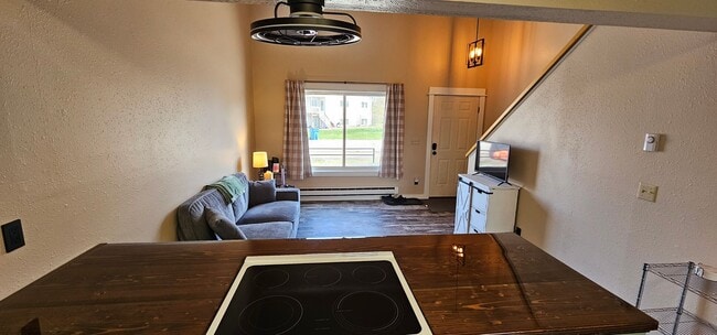 Building Photo - Fully Furnished, All Utilities Included, Dog Friendly 1 Bed 1 Bath Available Now!