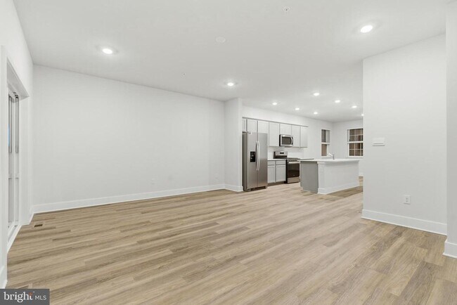 Building Photo - 5229 Manor Park Dr