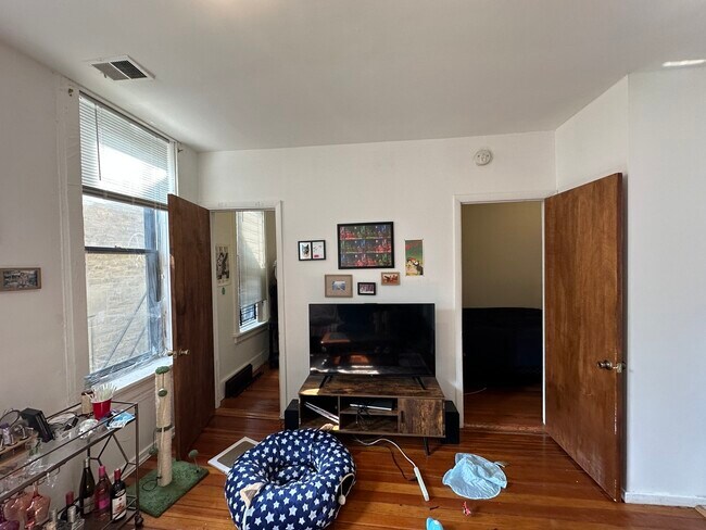 Building Photo - 1302 N Cleaver St