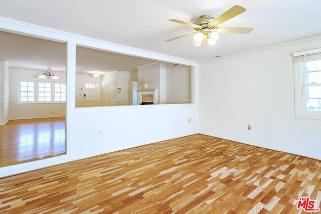 Building Photo - 837 Stephen Rd