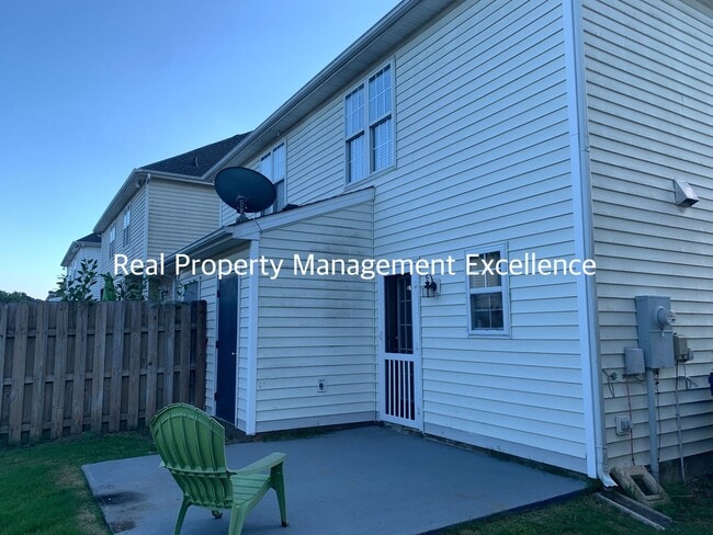 Building Photo - Raleigh Residence In Hedingham Scenic Golf...