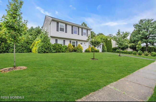 Building Photo - 2300 Oak Knoll Dr