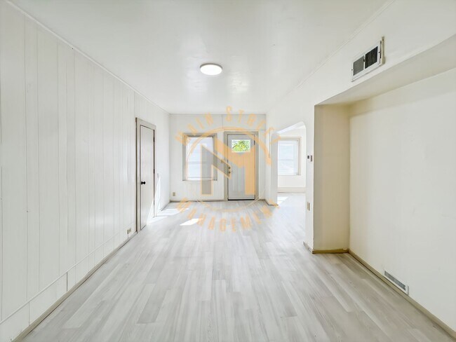 Building Photo - 354 Nicolet Blvd
