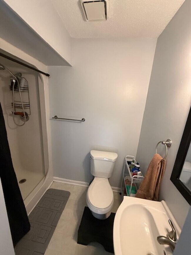 Building Photo - Rental Home Avail off of Gum Branch!