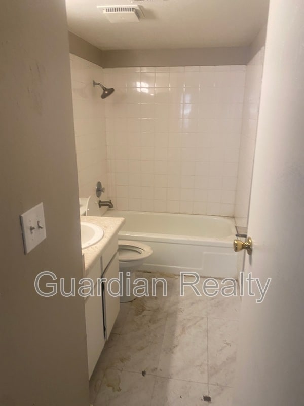 Building Photo - 2125 Exeter Dr