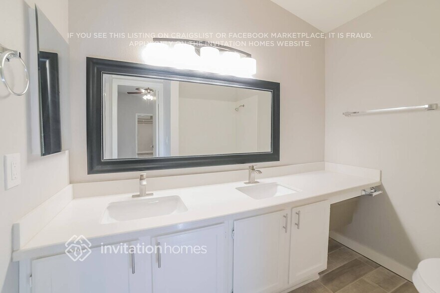 Building Photo - 14250 N 50th Ln