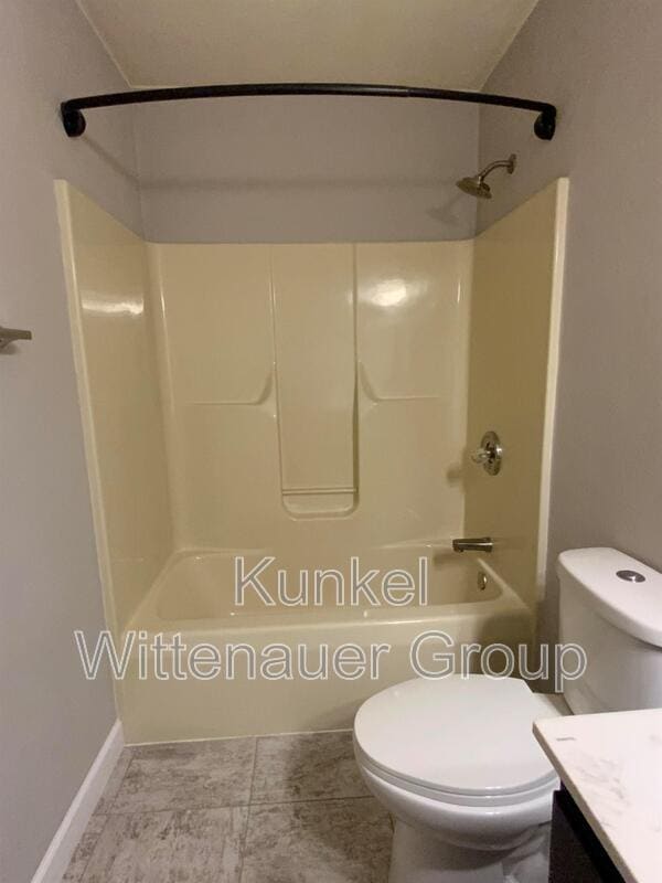 Building Photo - 1721 Spruce Hill Dr