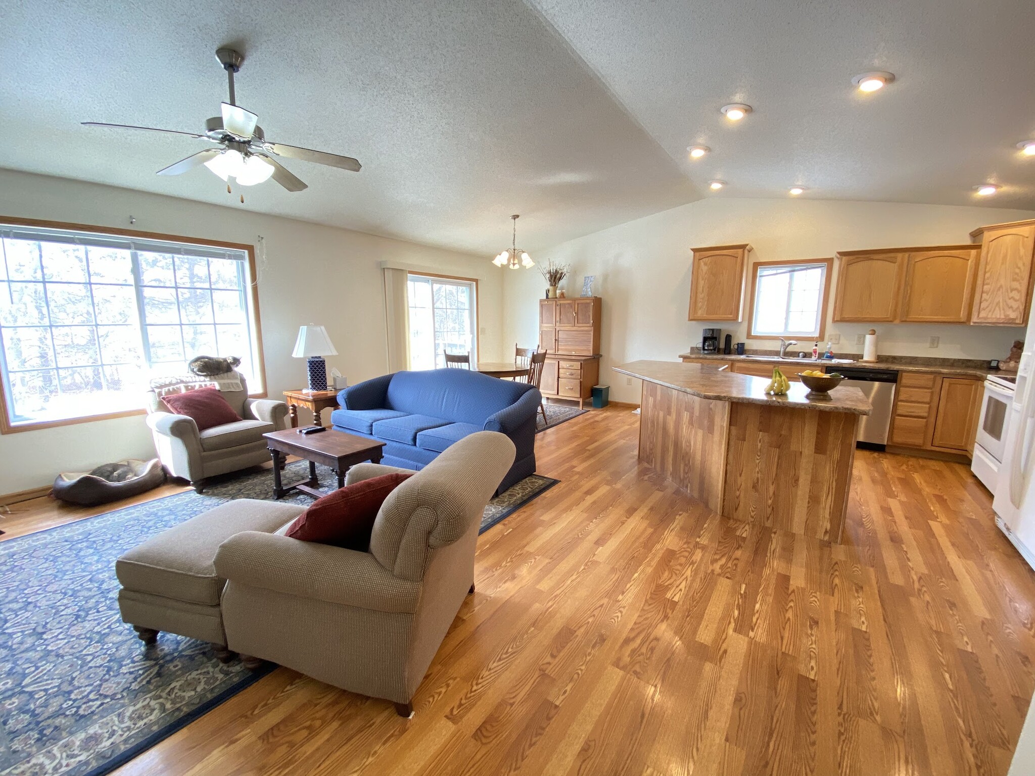 Building Photo - 2028 Crooked Ave