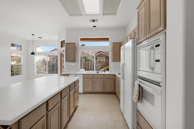 Building Photo - 78549 Links Dr