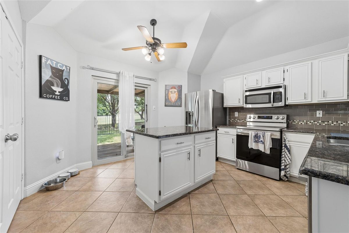 Building Photo - 1701 Prescott Dr