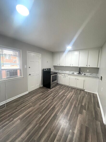 Building Photo - 2909 Burgess Drive