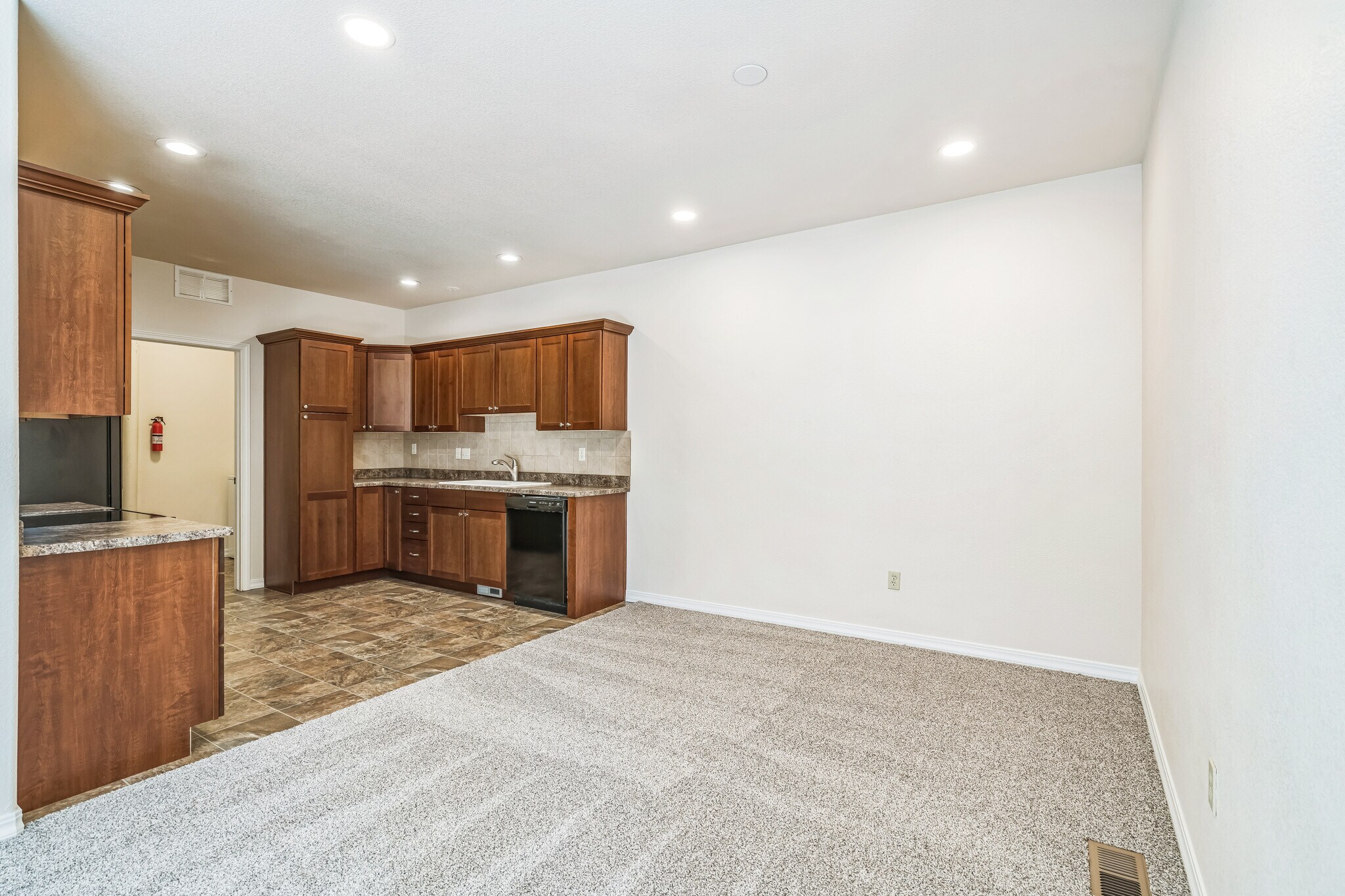 Building Photo - 1530 Little Bear Creek Pt