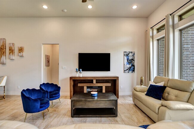 Building Photo - 10710 Balivcar Ct