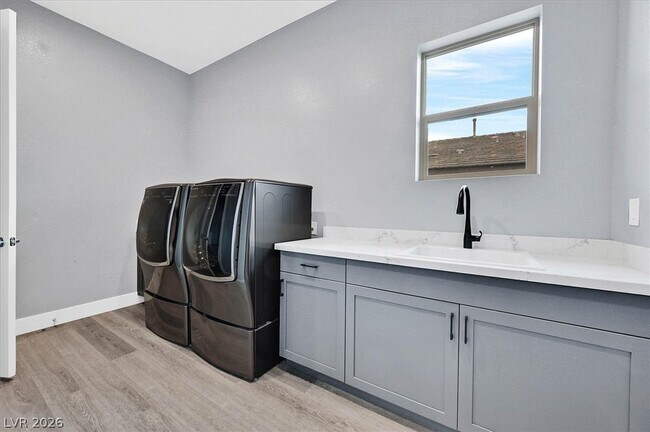 Building Photo - 12430 Brass Ridge Dr