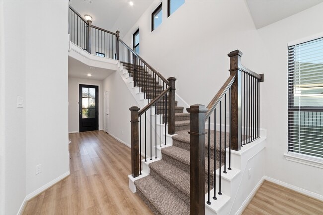 Building Photo - 720 Lake Lacosta Dr