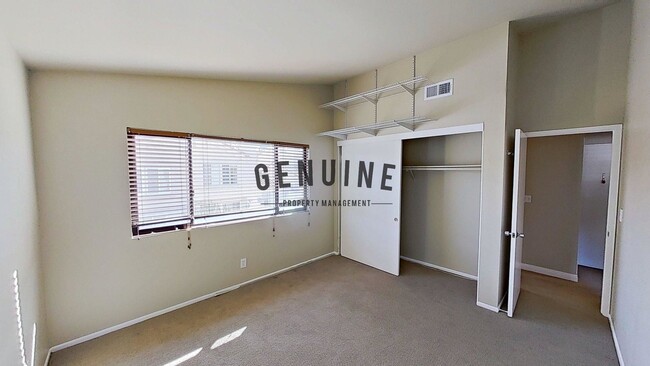 Building Photo - 2 Story 3Bd 2Ba Townhouse